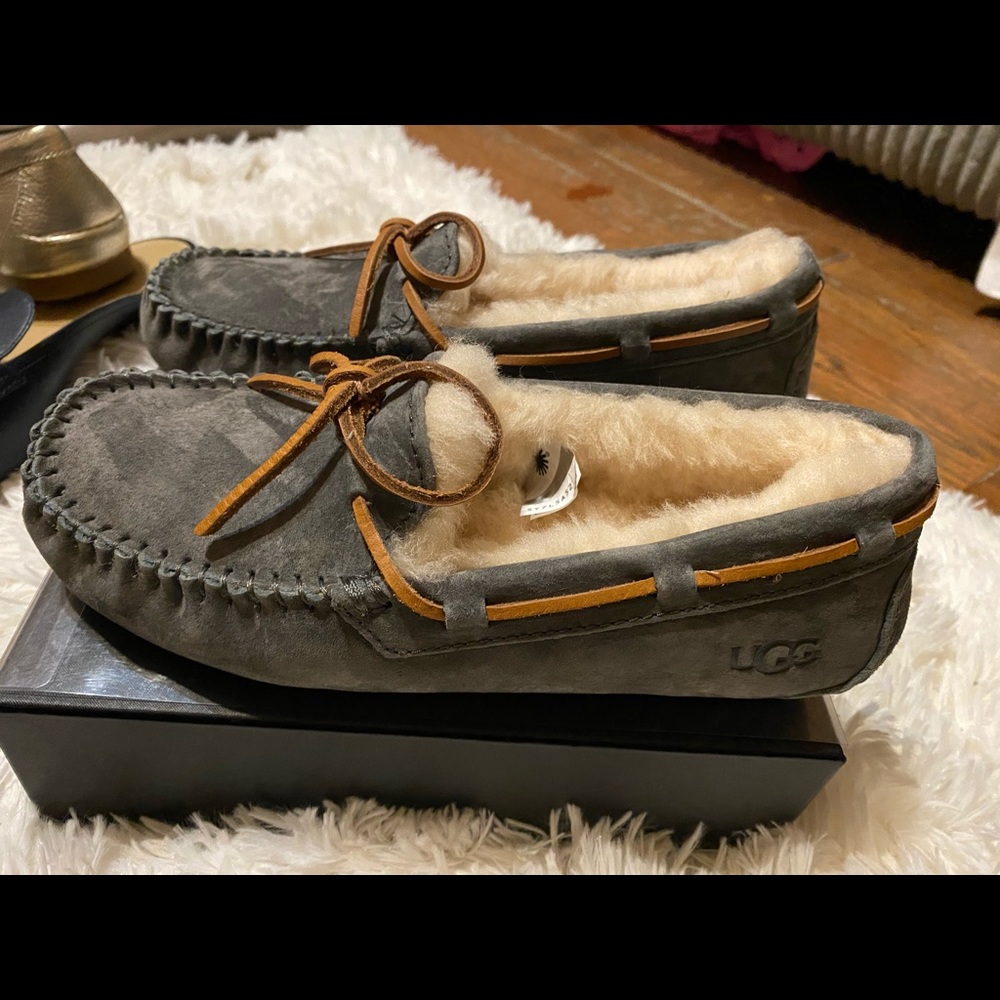 Ugg sleeper sizes 5 new with tags no box